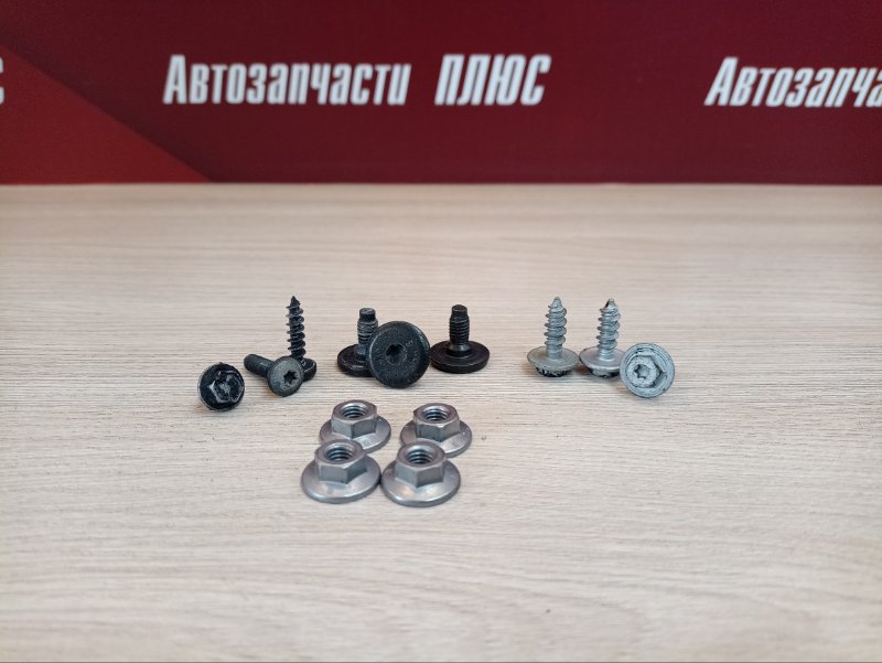 Крепеж двери