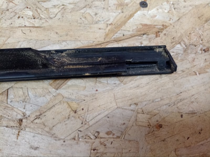 Уплотнитель стекла двери внешний