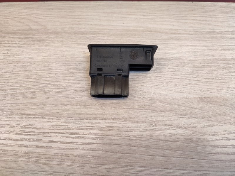 Кнопка стеклоподъемника