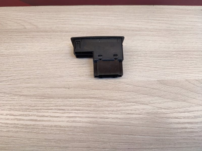 Кнопка стеклоподъемника