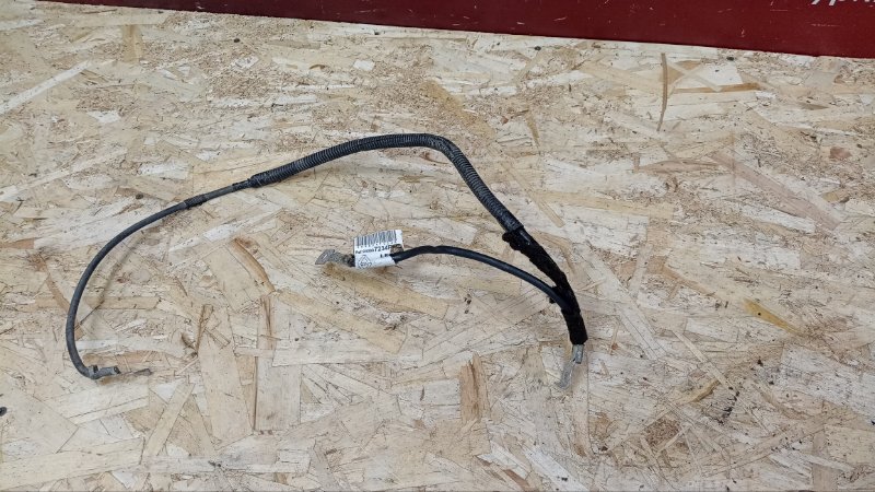 Клемма аккумулятора (минусовая)