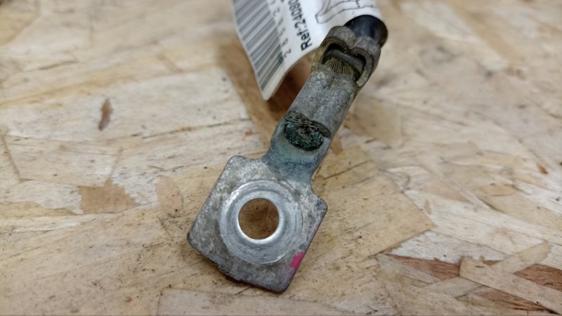 Клемма аккумулятора (минусовая)