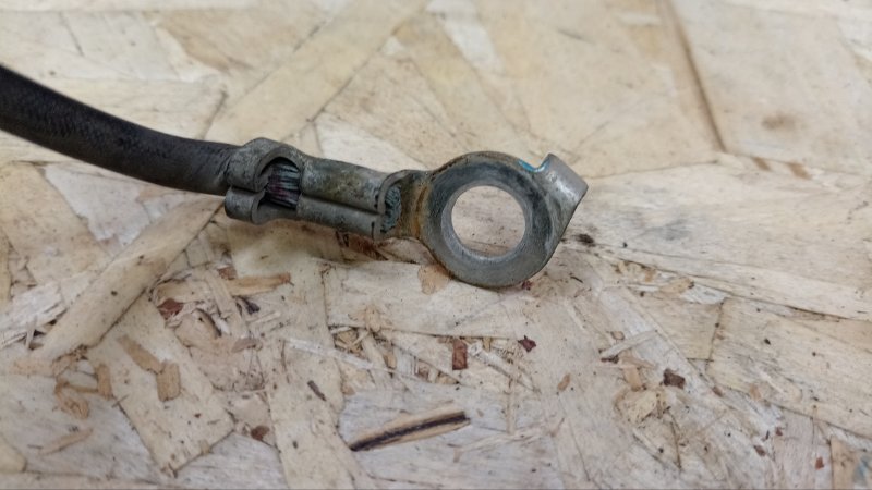 Клемма аккумулятора (минусовая)