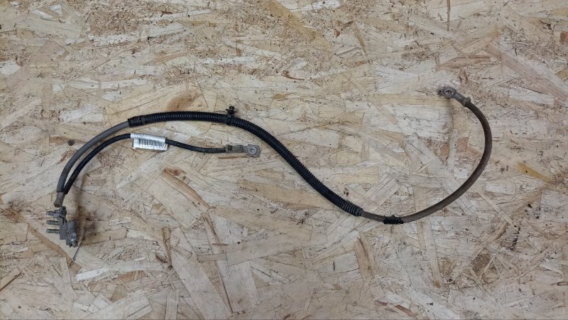 Клемма аккумулятора (минусовая)