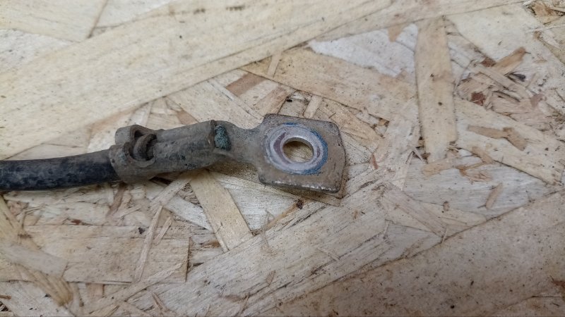 Клемма аккумулятора (минусовая)