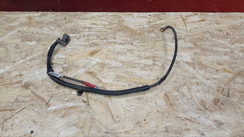 Клемма аккумулятора (минусовая)