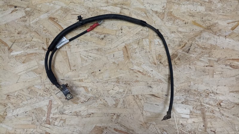 Клемма аккумулятора (минусовая)