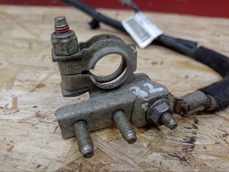 Клемма аккумулятора (минусовая)