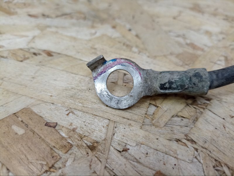 Клемма аккумулятора (минусовая)