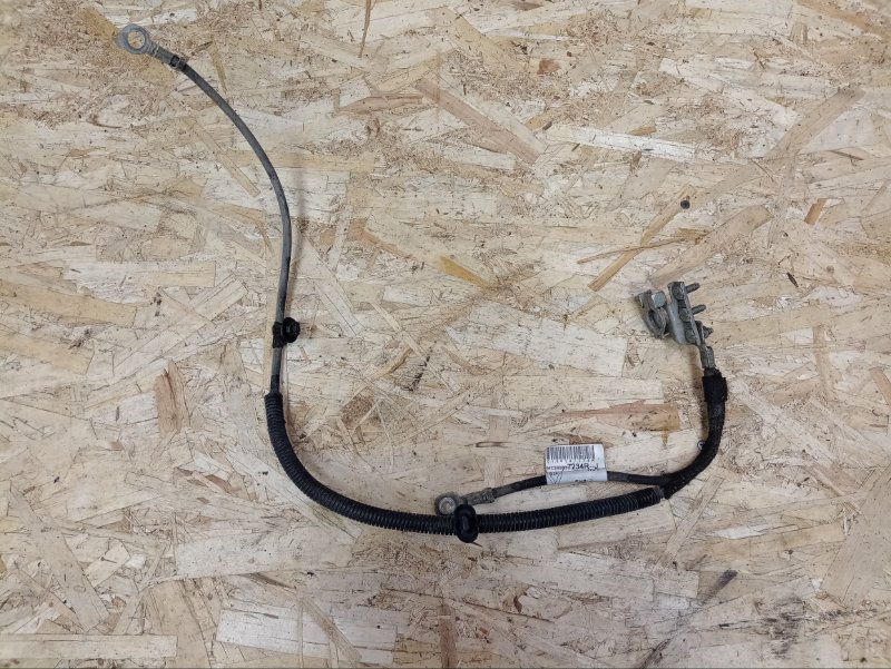 Клемма аккумулятора (минусовая)