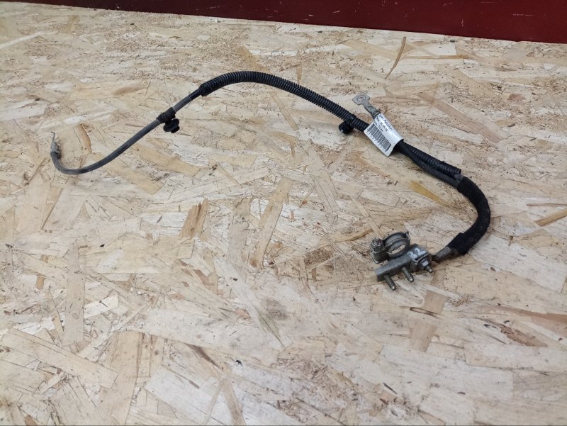 Клемма аккумулятора (минусовая)