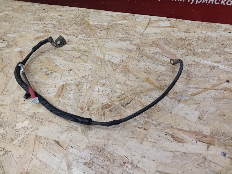 Клемма аккумулятора (минусовая)