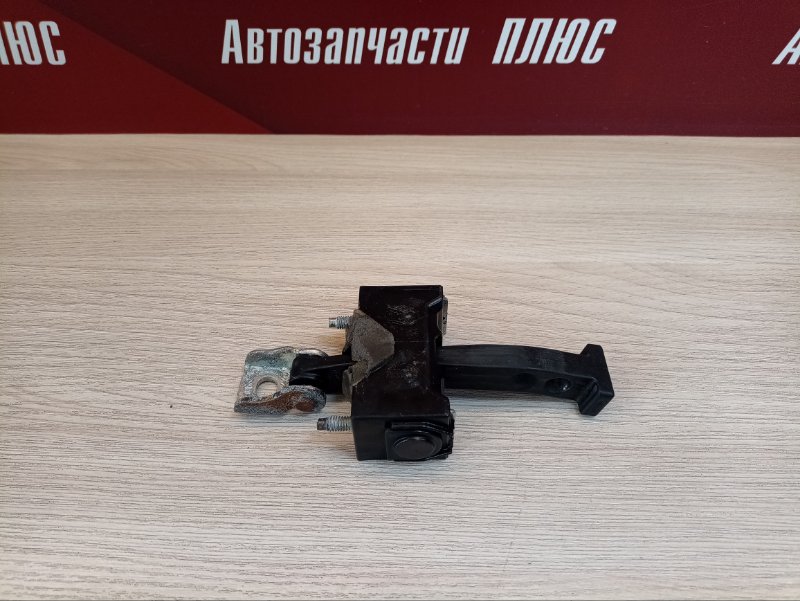 Ограничитель двери