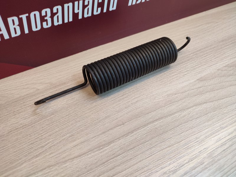 Пружина крышки багажника
