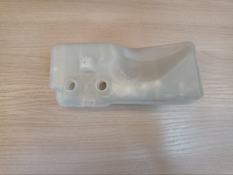 Бачок главного тормозного цилиндра