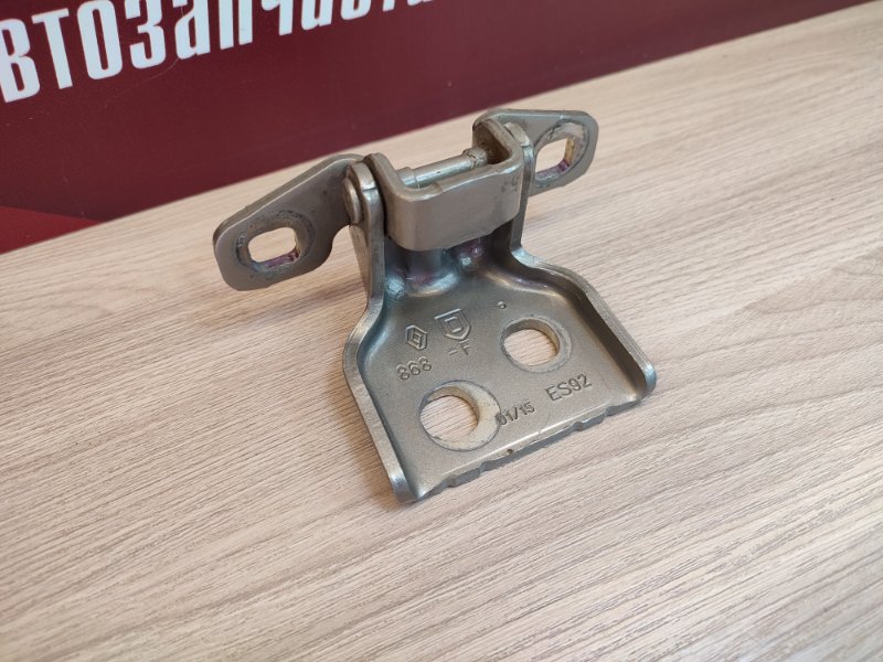 Петля двери