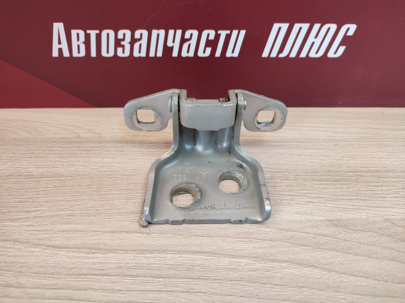 Петля двери