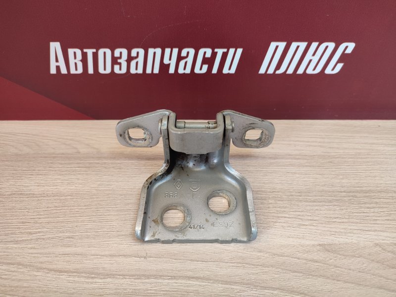 Петля двери