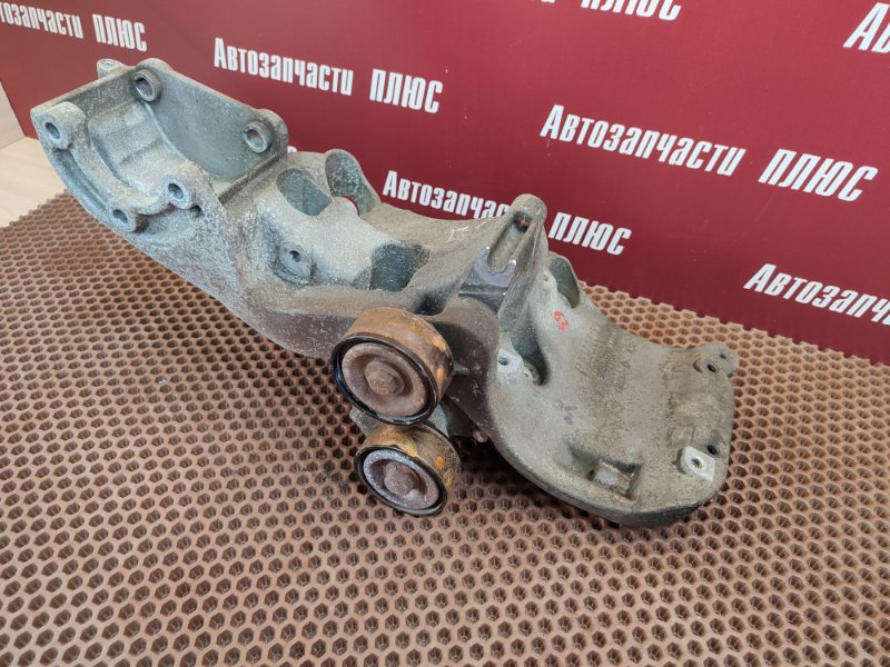 Кронштейн генератора