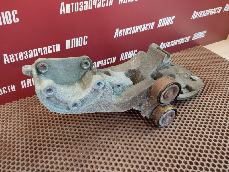 Кронштейн генератора