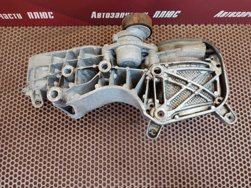 Кронштейн генератора