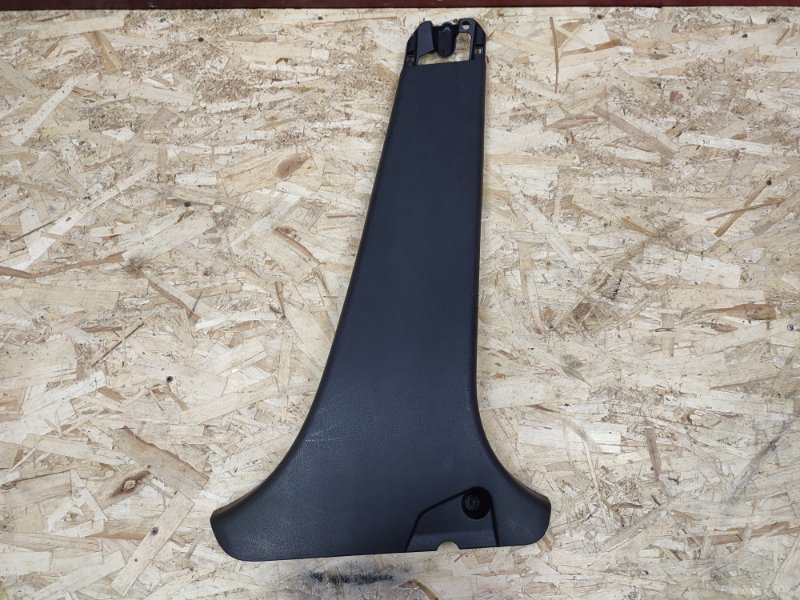 Обшивка средней стойки