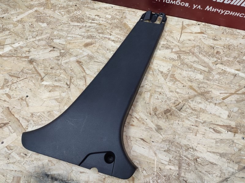 Обшивка средней стойки