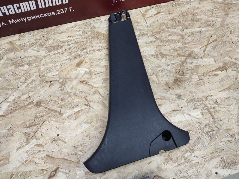 Обшивка средней стойки