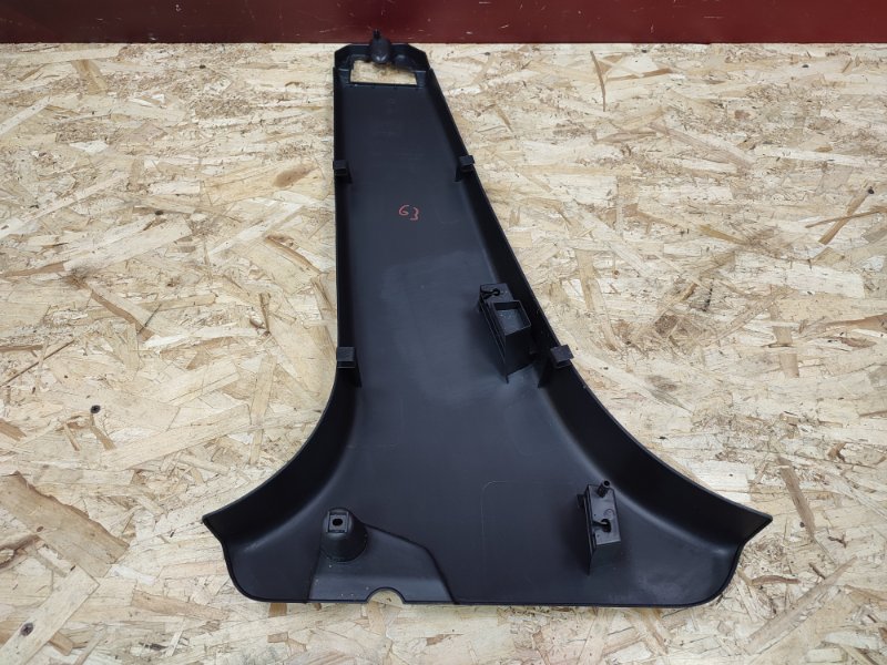 Обшивка средней стойки