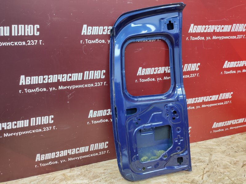 Дверь багажника