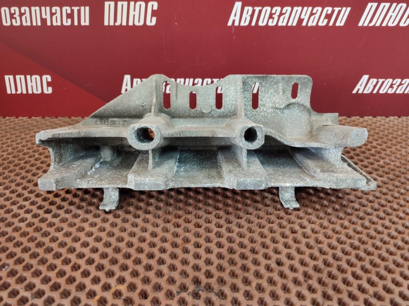 Кронштейн впускного коллектора