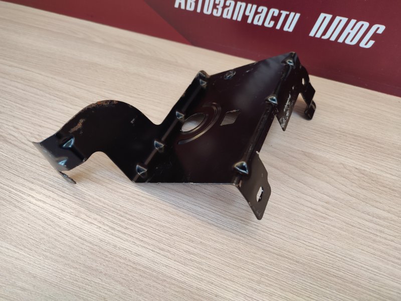 Кронштейн топливного фильтра