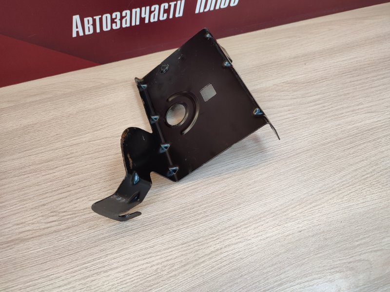 Кронштейн топливного фильтра