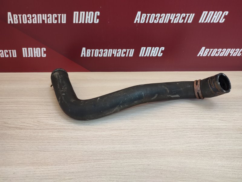 Верхний патрубок радиатора