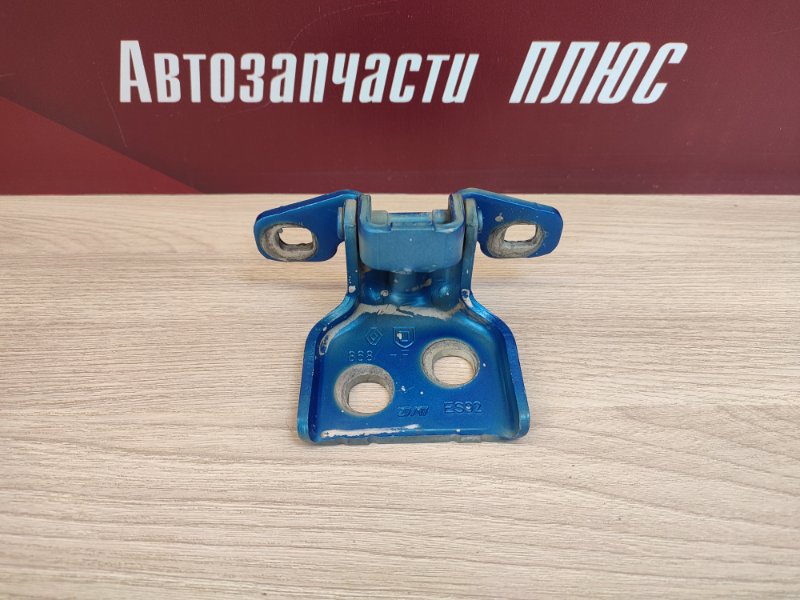 Петля двери