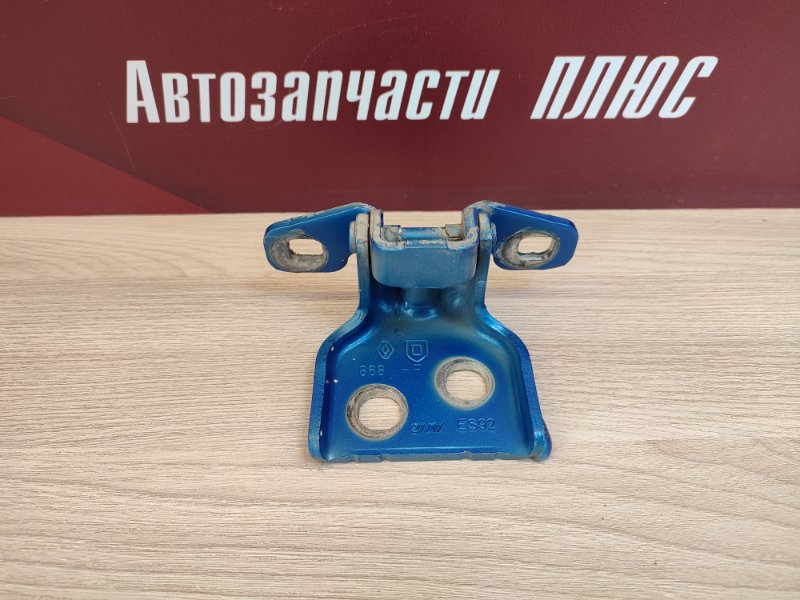 Петля двери