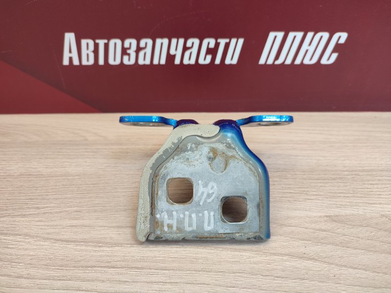 Петля двери