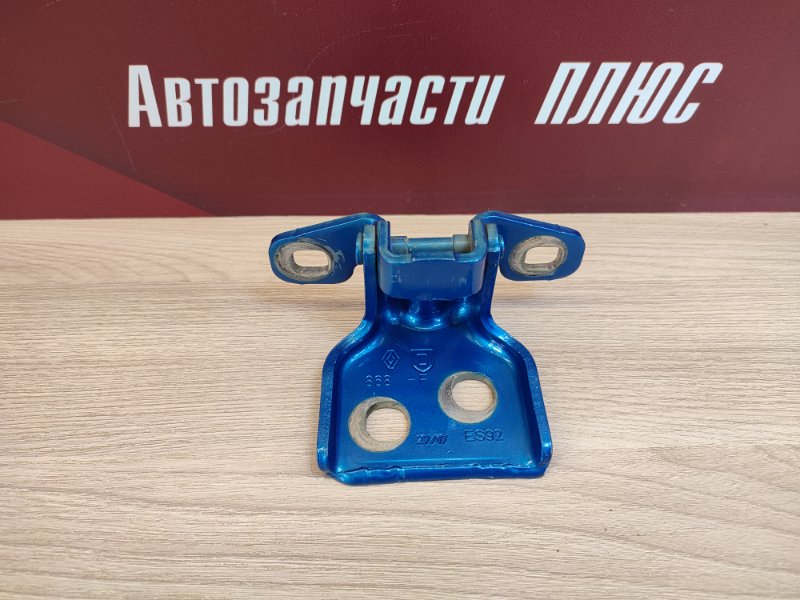 Петля двери