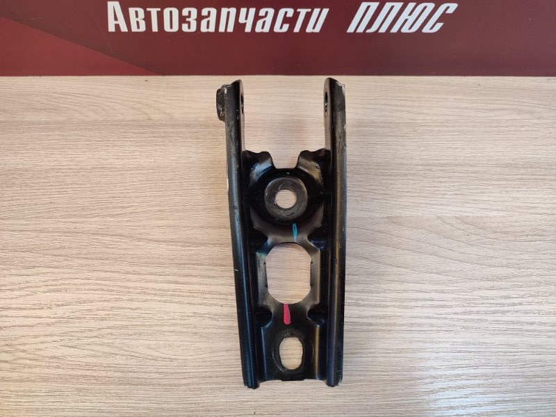 Кронштейн опоры двигателя