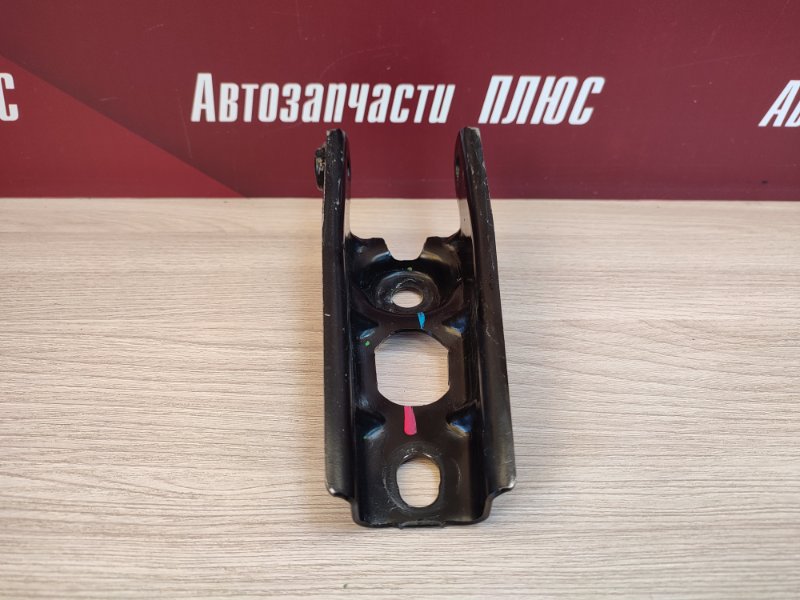 Кронштейн опоры двигателя