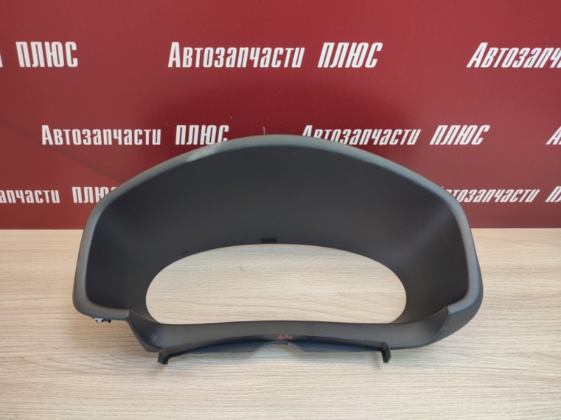 Козырек щитка приборов