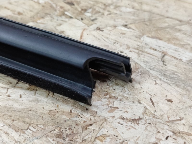 Уплотнитель стекла двери внутренний