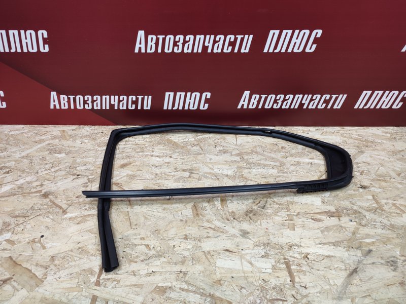 Уплотнитель стекла      двери