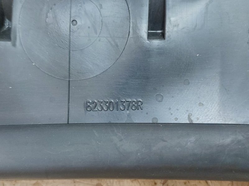 Уплотнитель стекла      двери