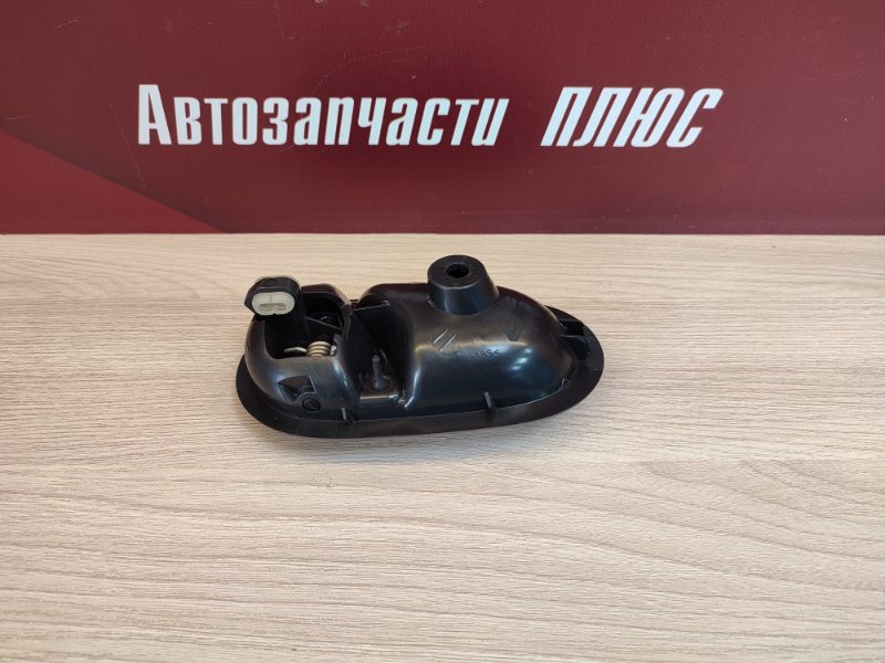 Внутренняя  ручка двери