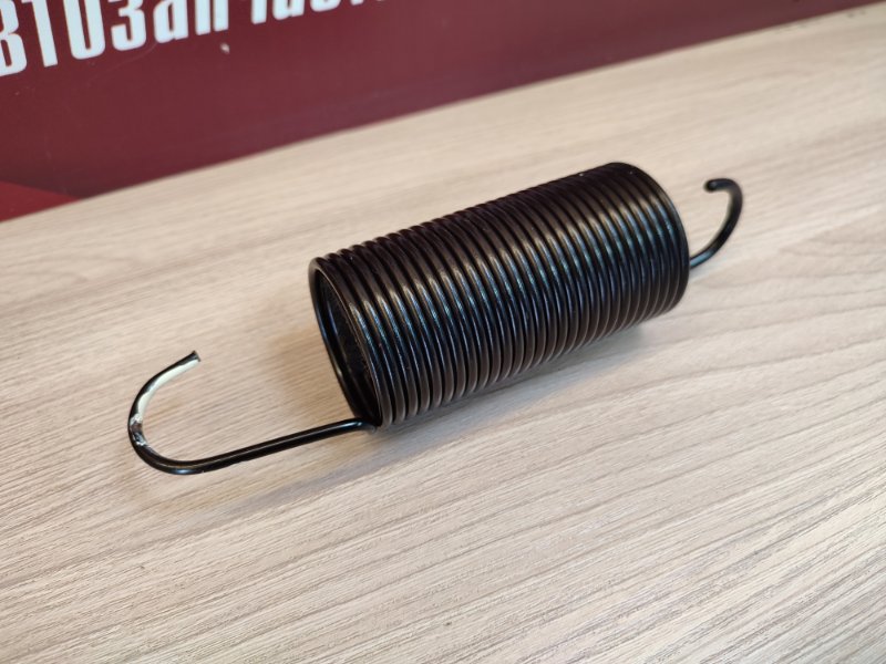 Пружина крышки багажника
