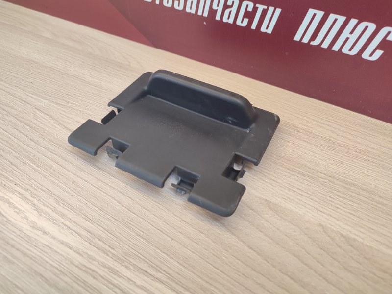 Накладка крышки багажника