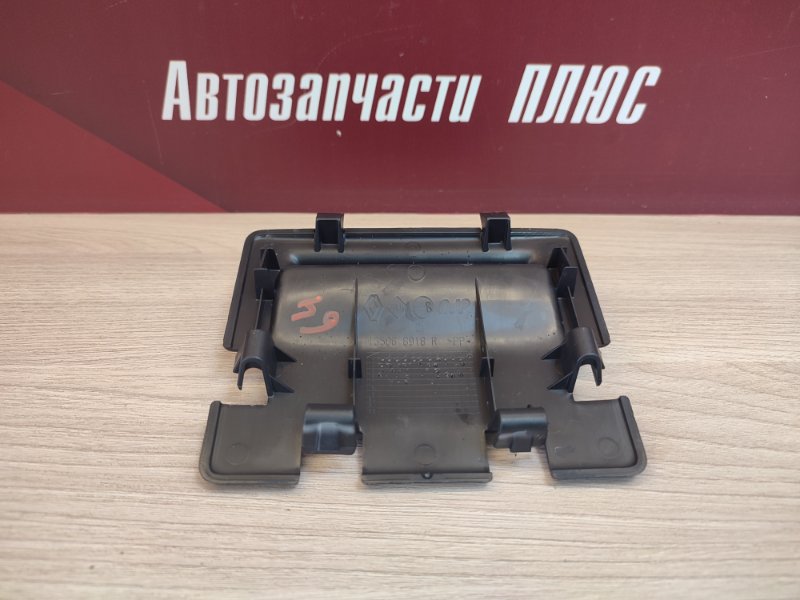 Накладка крышки багажника