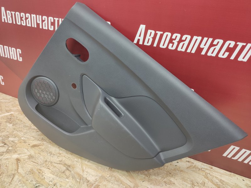 Обшивка боковой двери