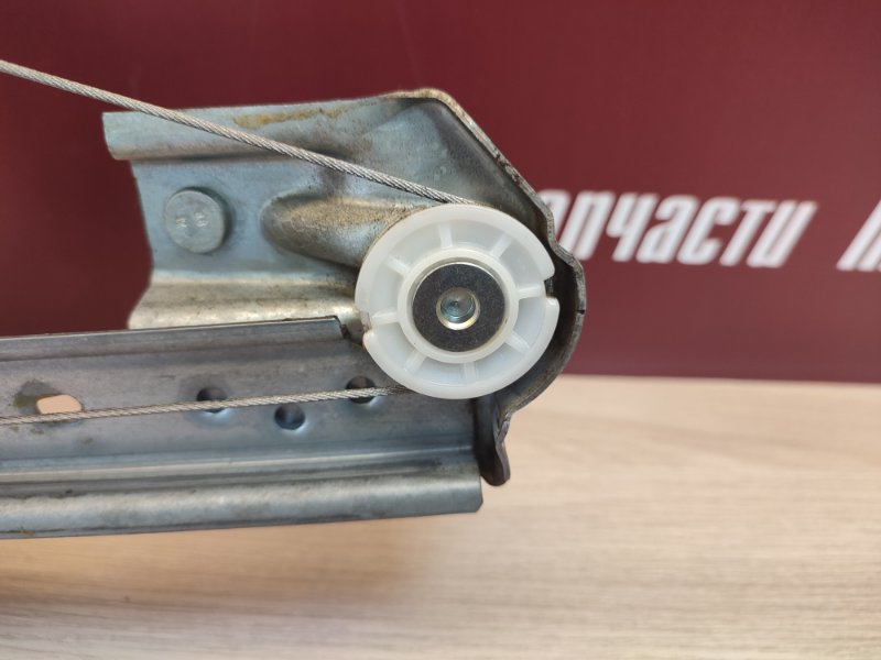 Стеклоподъемник    двери